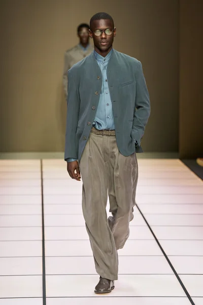 Look 4
